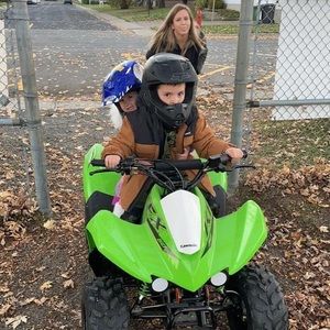 Meet your Posher, Manuel